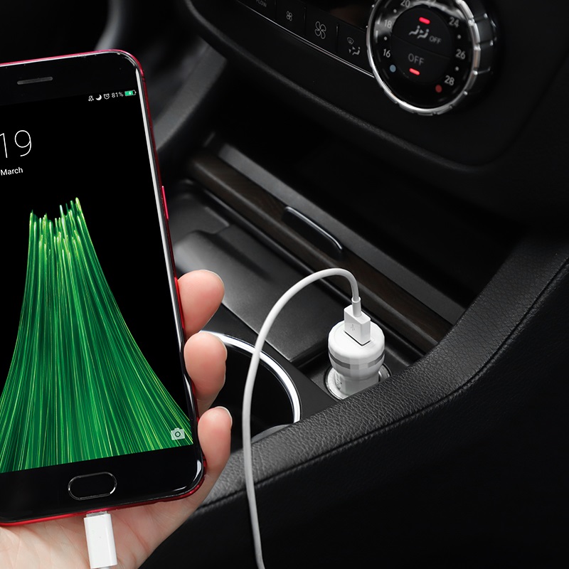 hoco z27 staunch dual port in car charger qc 3.0 charging