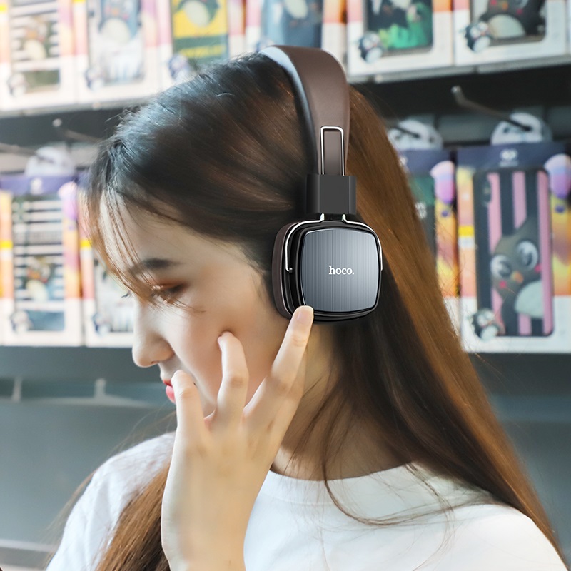 hoco w20 gleeful wireless headphones listening music